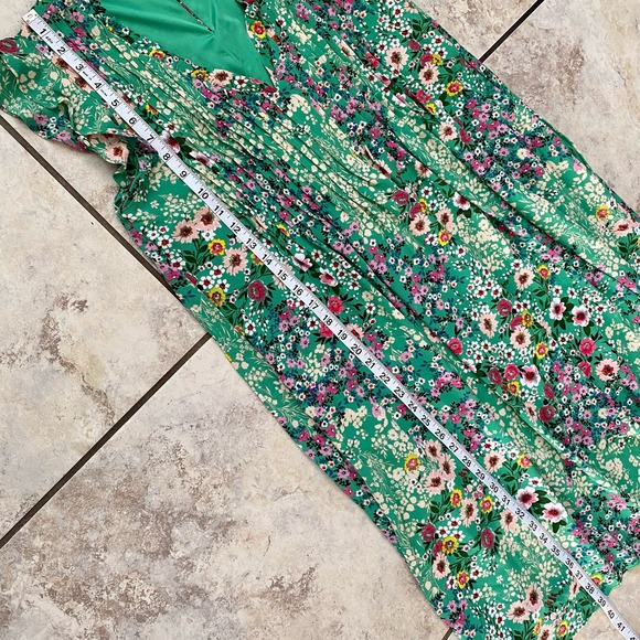 Julia Jordan Flutter Sleeve Green Floral Pleated Dress 10 NWT - Picture 5 of 12